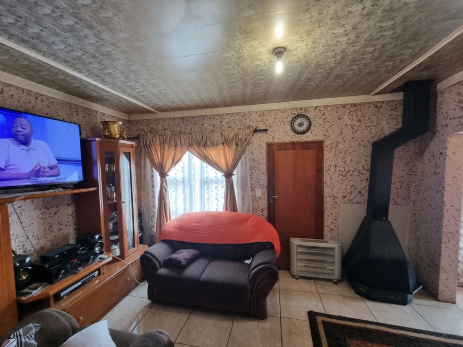 2 Bedroom Property for Sale in Thorisong Free State